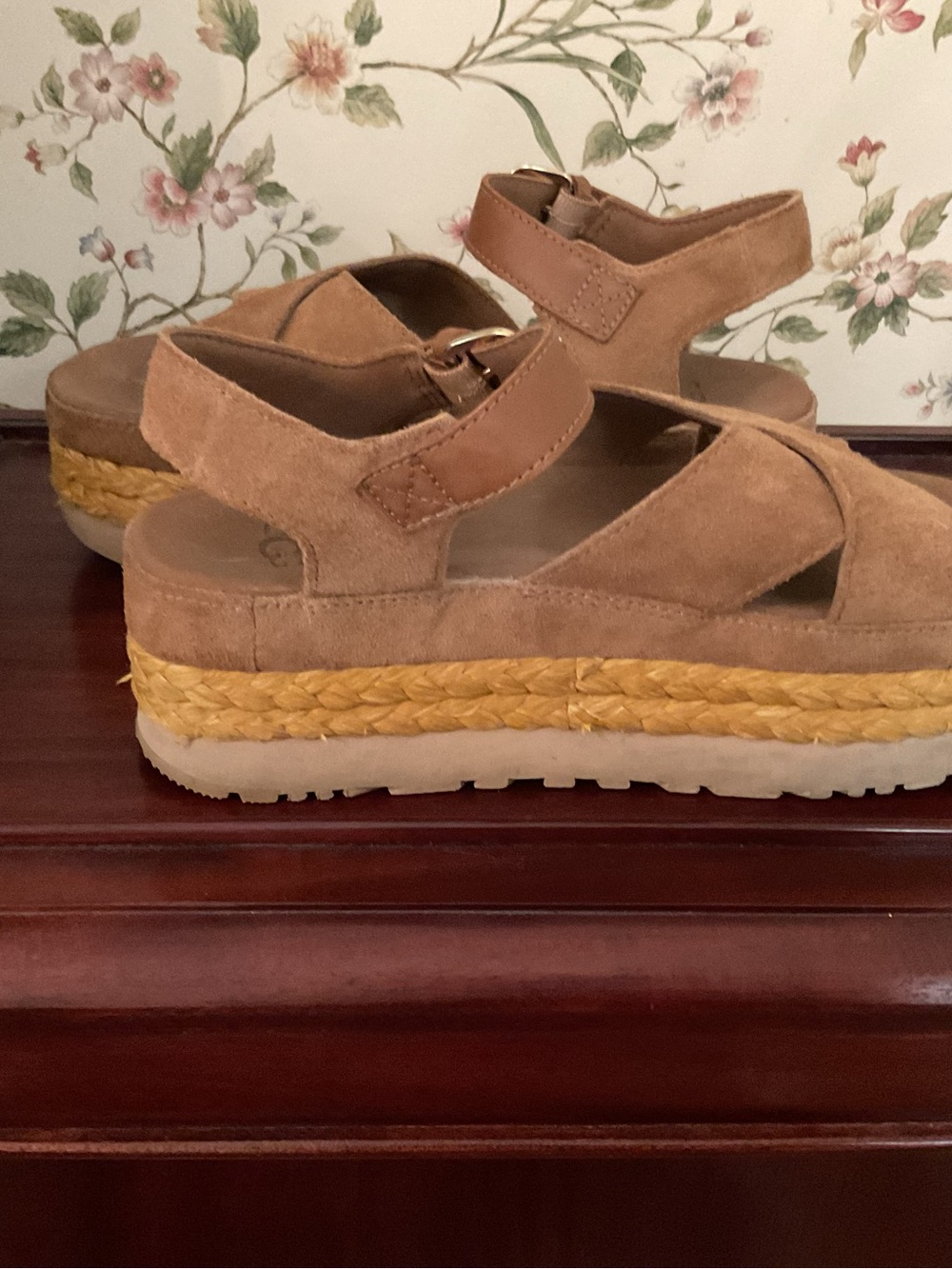 UGG Women's Chestnut Suede Platform Espadrille Sandals - Picture 5 of 7